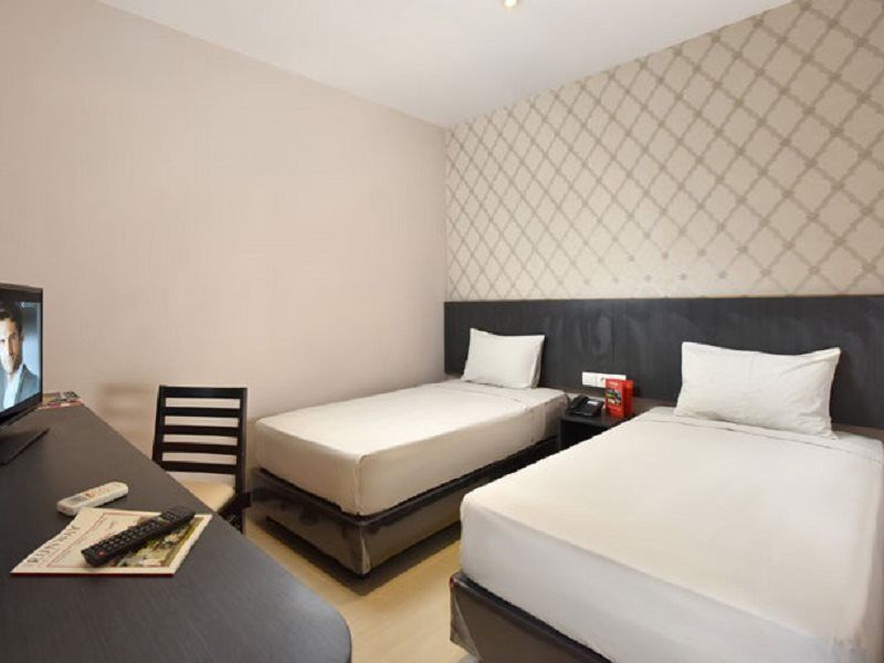 Crew Express Hotel Lubukpakam Eksteriør billede